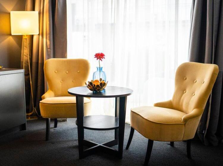 سوئیت با تخت بزرگ, The Oriana Orange   Retro Hotel & Resort
