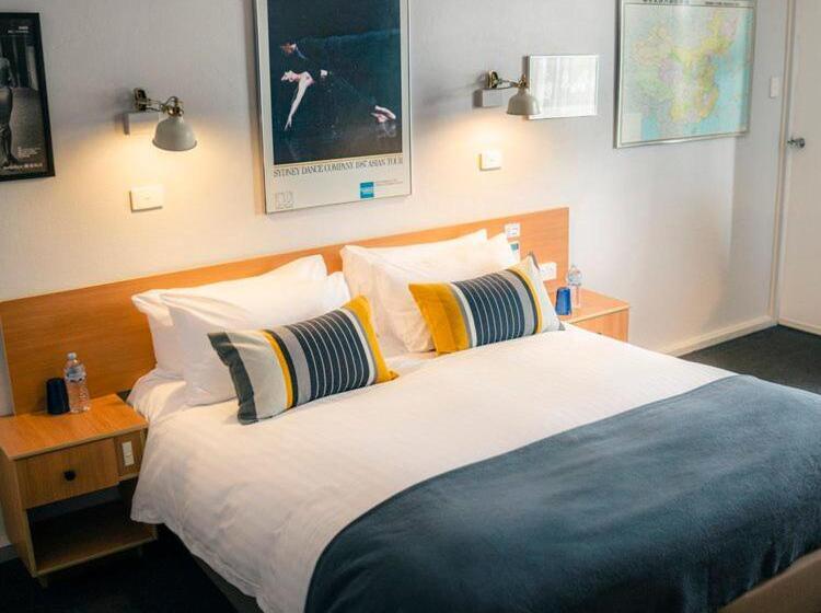 اتاق استاندارد با تخت بزرگ, The Oriana Orange   Retro Hotel & Resort