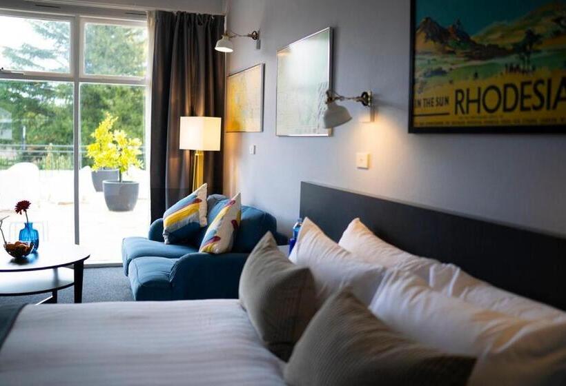 سوئیت با تخت بزرگ, The Oriana Orange   Retro Hotel & Resort