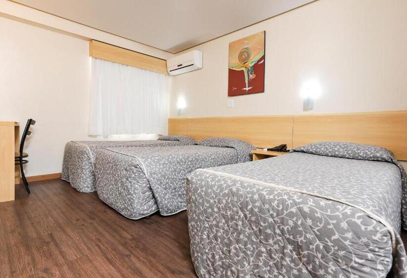 غرفة قياسية ثلاثية, Express Terminal Tur  Rodoviaria Porto Alegre
