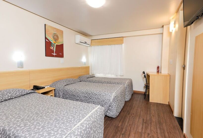 غرفة قياسية ثلاثية, Express Terminal Tur  Rodoviaria Porto Alegre