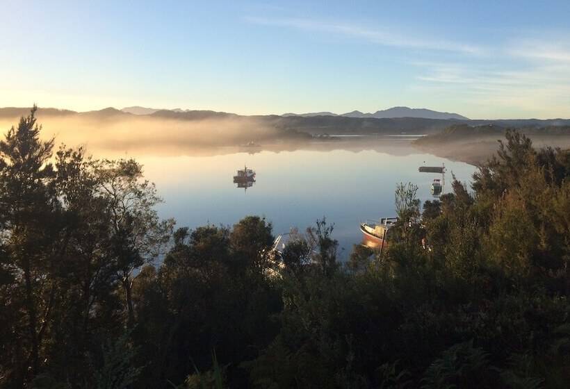 디럭스 스튜디오, Strahan Wilderness Lodge