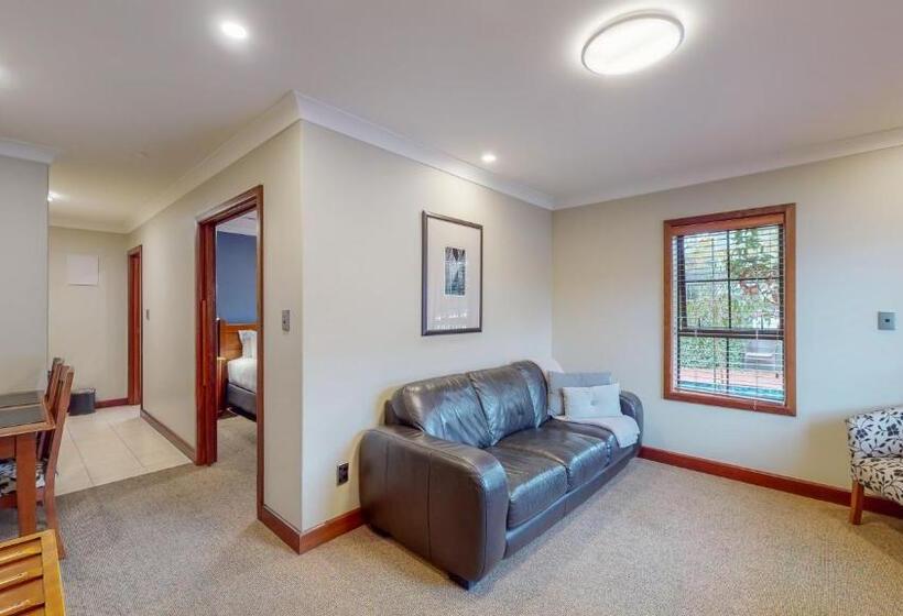 자쿠지 스위트, Quantum Lodge Motor Inn