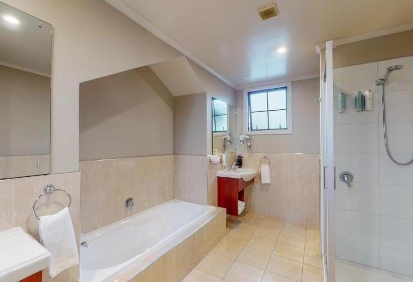 디럭스 스위트 킹 침대, Quantum Lodge Motor Inn