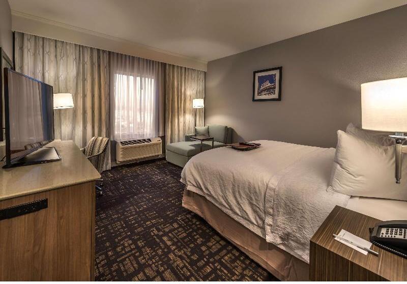 اتاق استاندارد با تخت بزرگ, Hampton Inn & Suites Reno West