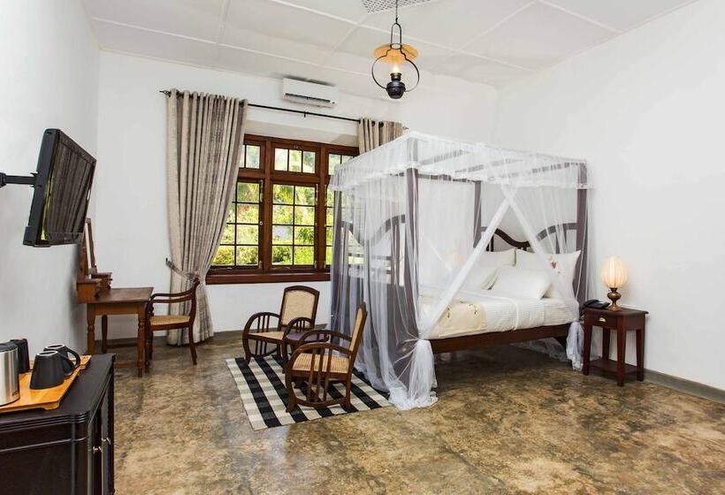 Standard Bungalow, Mountbatten Bungalow
