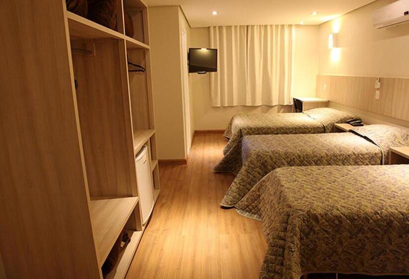 Трехместный Номер Deluxe, Golden Hotel   O Mais Central   Pet Friendly