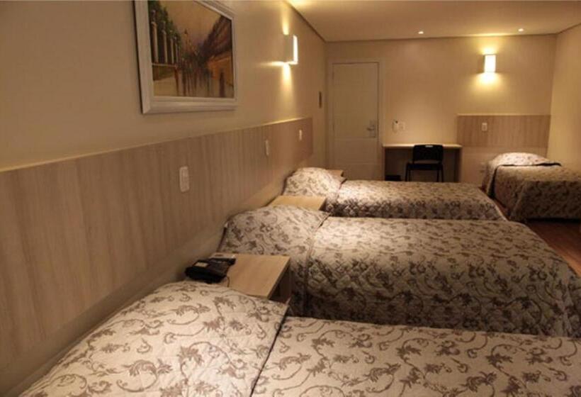 Четырехместный Номер Deluxe, Golden Hotel   O Mais Central   Pet Friendly