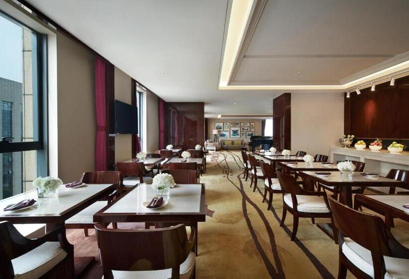 Студио Executive, Sheraton Grand Zhengzhou