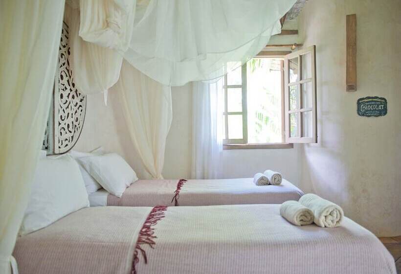 بانگلوی لوکس, Butterfly House Bahia