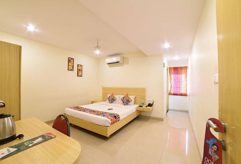 Номер Deluxe, Oriva Vinflora Residency   Jubilee Hills