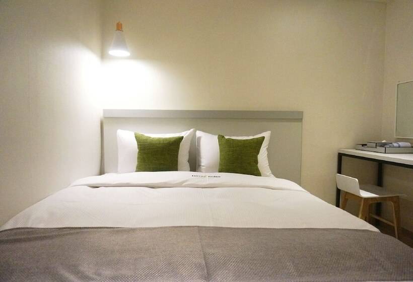 Quarto Estandar, First Stay Myeongdong