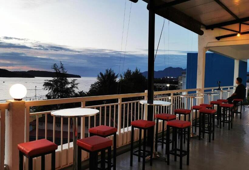 キングサイズベッドのスタンダードルーム, Langkapuri Resort Langkawi