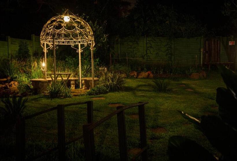 استودیوی استاندارد, Lincoln Cottages Bnb & Self Catering