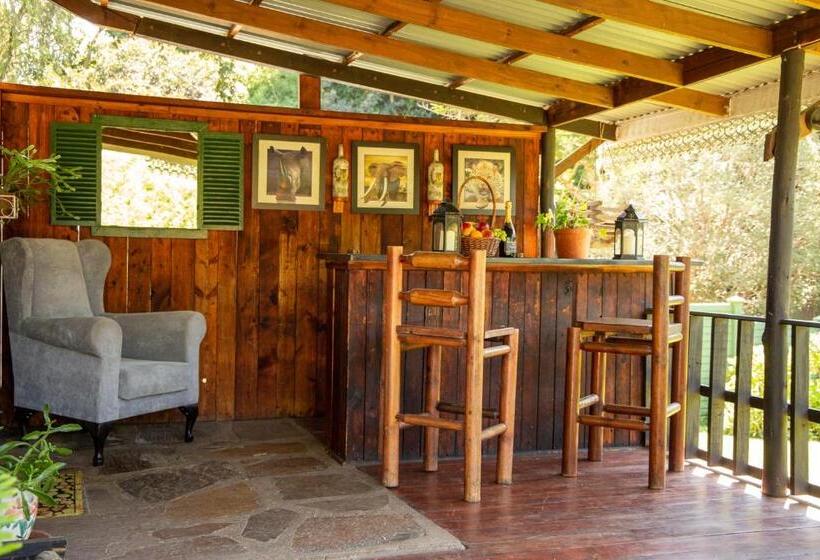 استودیوی استاندارد, Lincoln Cottages Bnb & Self Catering