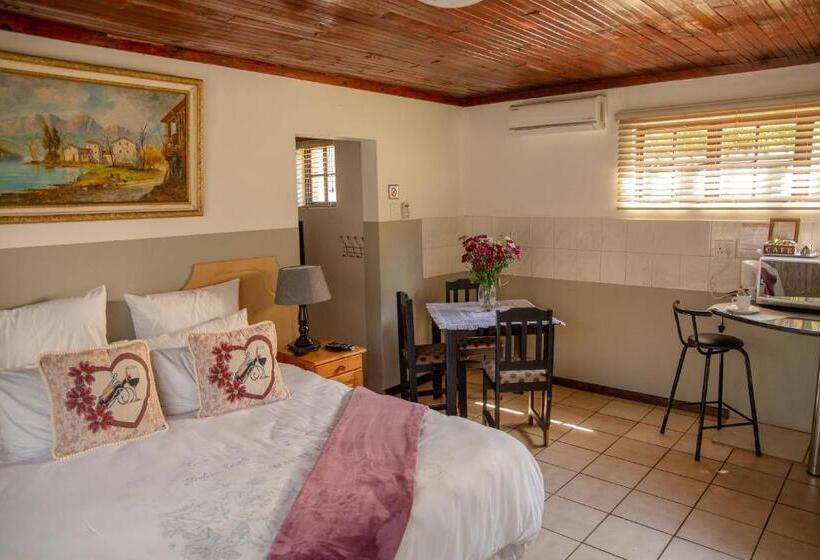 استودیوی استاندارد, Lincoln Cottages Bnb & Self Catering