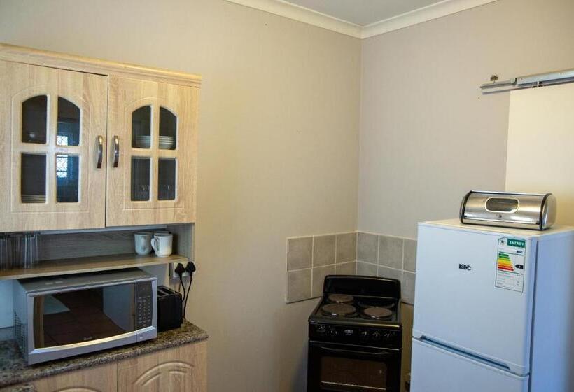 اتاق چهار تخته با دستشویی مشترک, Lincoln Cottages Bnb & Self Catering