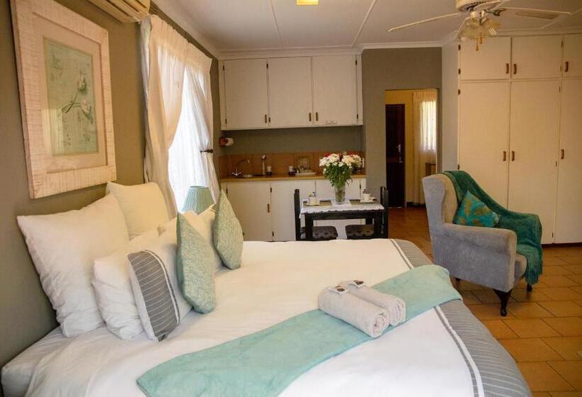 اتاق چهار تخته با دستشویی مشترک, Lincoln Cottages Bnb & Self Catering
