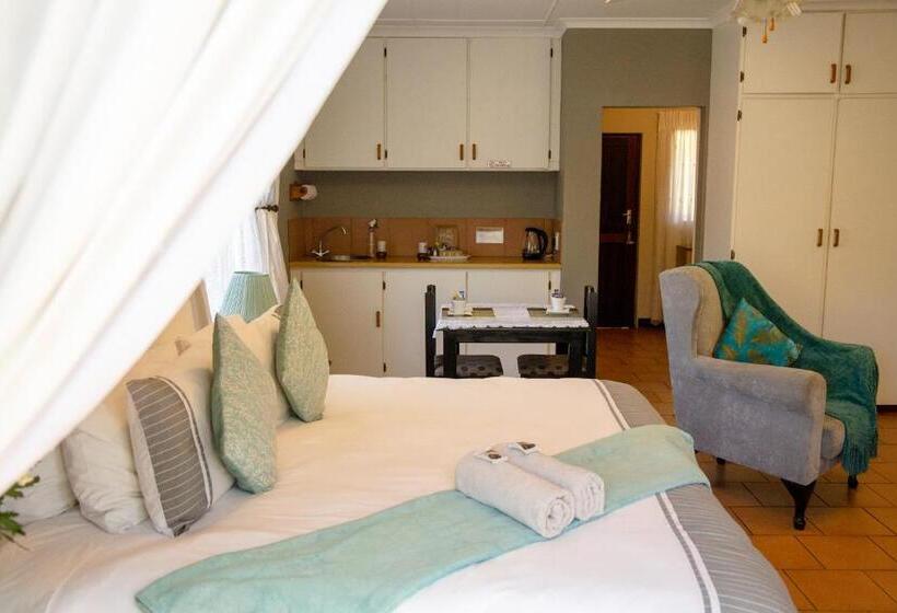 اتاق چهار تخته با دستشویی مشترک, Lincoln Cottages Bnb & Self Catering