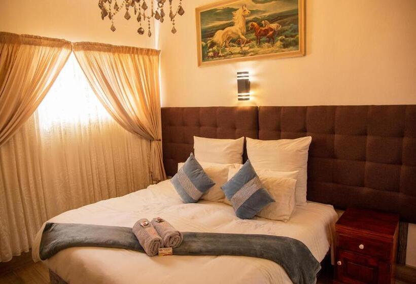اتاق لوکس سه تخته, Lincoln Cottages Bnb & Self Catering