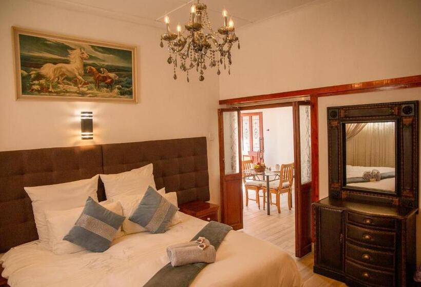 اتاق لوکس سه تخته, Lincoln Cottages Bnb & Self Catering
