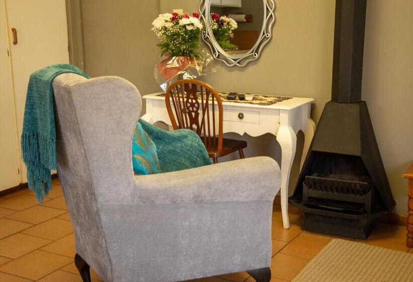 اتاق چهار تخته با دستشویی مشترک, Lincoln Cottages Bnb & Self Catering