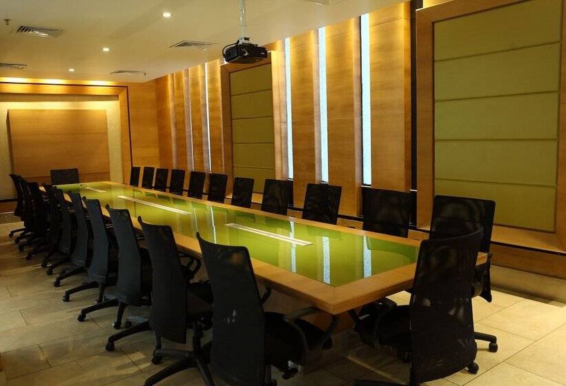 Номер Deluxe, Ginger Kochi Mg Road