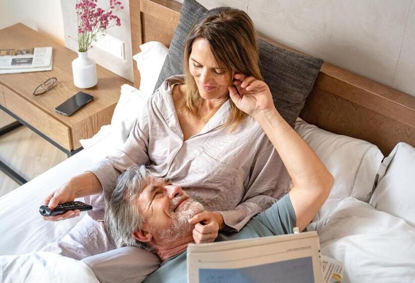 سوییت جونیور با چشم‌انداز استخر, Iberostar Selection Llaut Palma - Adults Only