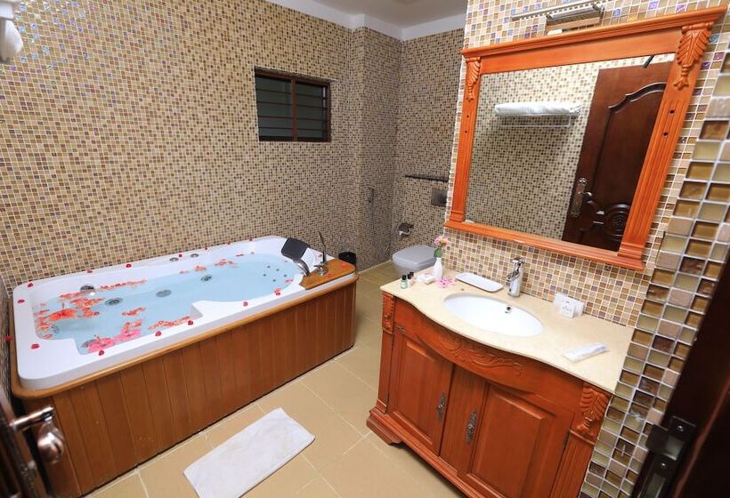 اتاق لوکس, Jal Mahal Resort & Spa, Mysore