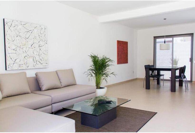 اتاق اجرایی سه نفره, Redwood Villas Zona Industrial San Luis Potosi