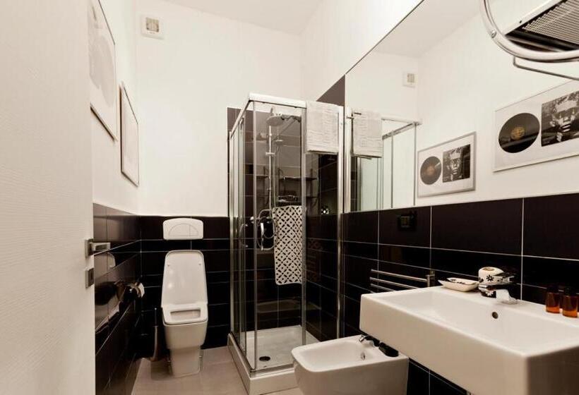 Quarto Deluxe, Bed & Blues