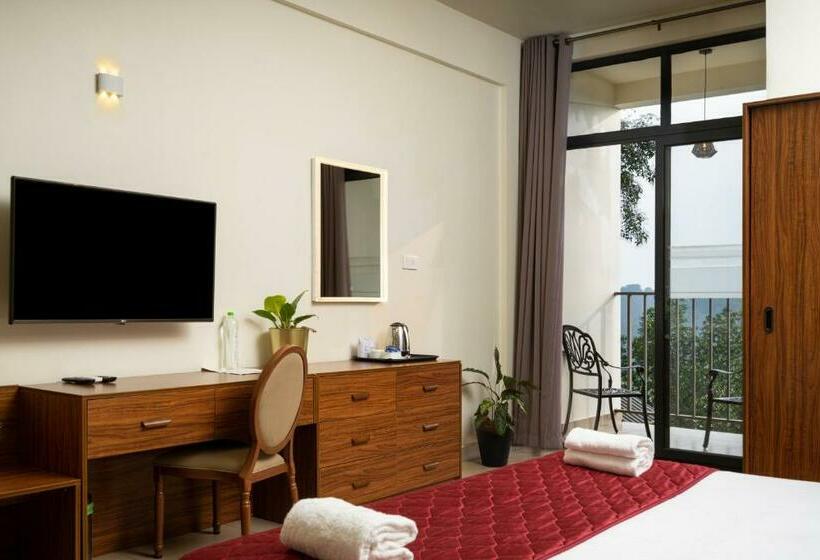 디럭스 룸 킹사이즈 침대, Fern Tree Resort