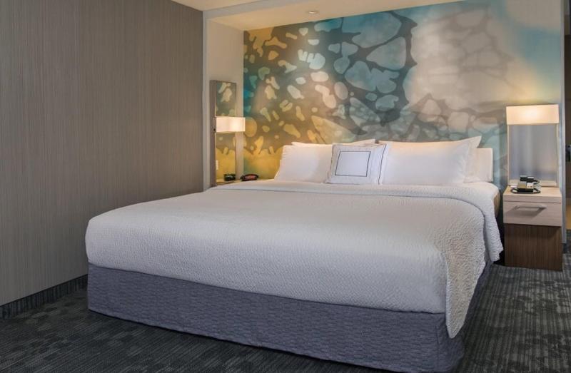 キングサイズベッドのスタンダードルーム, Courtyard By Marriott Saltillo