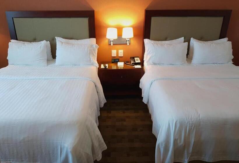 Quarto Estandar, Holiday Inn & Suites Plaza Mayor, An Ihg