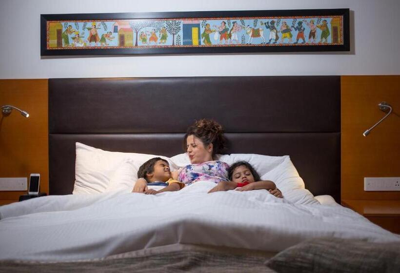 Номер Deluxe, Mercure Hyderabad Kcp Banjara Hills, An Accor