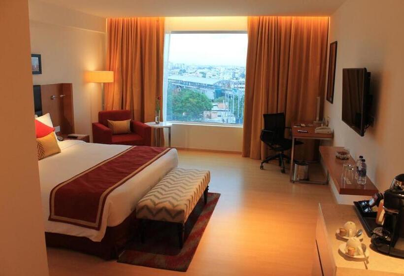 Номер Deluxe, Mercure Hyderabad Kcp Banjara Hills, An Accor