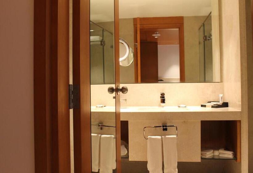 Номер Стандартный Кровать Куин, Mercure Hyderabad Kcp Banjara Hills, An Accor