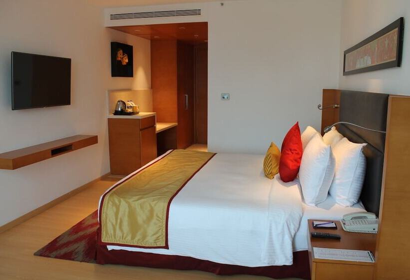 Номер Deluxe, Mercure Hyderabad Kcp Banjara Hills, An Accor
