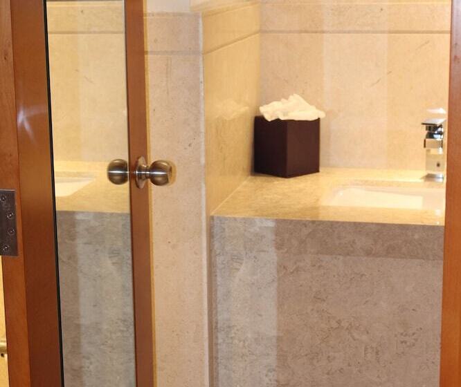 Номер Superior Вид на Город, Mercure Hyderabad Kcp Banjara Hills, An Accor