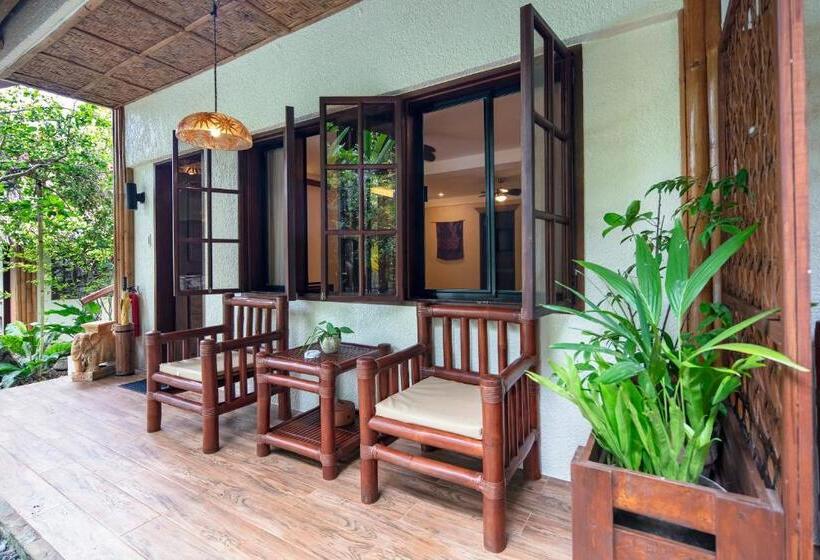 高级园景房, Oasis Resort