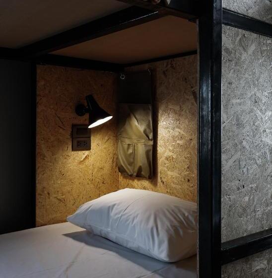 تختخواب در اتاق مشترک, Bangkok Bed And Bike
