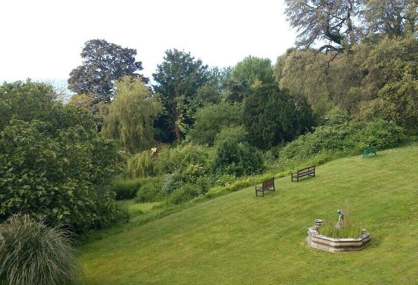 Номер Стандарт, Lisle Combe