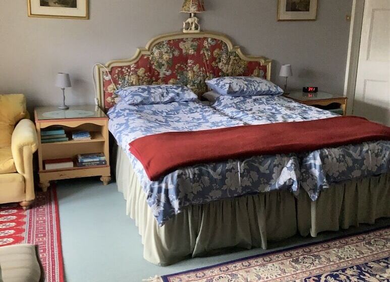 Номер Стандарт, Lisle Combe