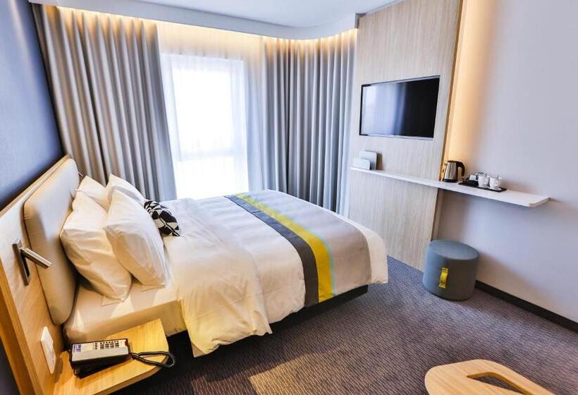Standardzimmer (behindertengerecht), Holiday Inn Express Karlsruhe   City Park, An Ihg