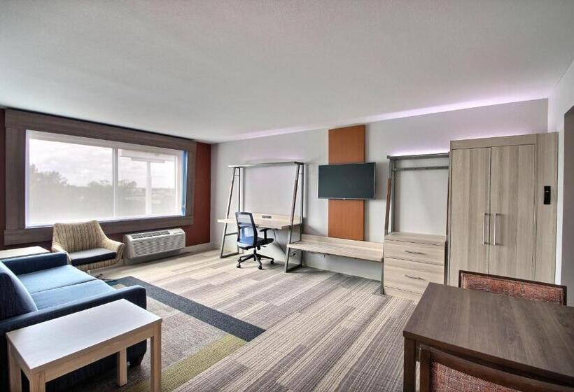 Люкс Кровать Кинг, Holiday Inn Express & Suites Fond Du Lac, An Ihg