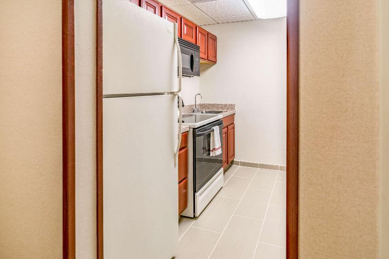 Номер Стандарт Адаптированный для Инвалидов, Holiday Inn Express & Suites Toledo South   Perrysburg, An Ihg