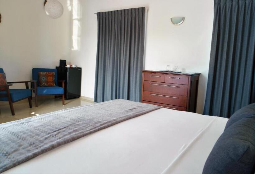 מיטת קינג בסוויטה, Merida Santiago Hotel Boutique