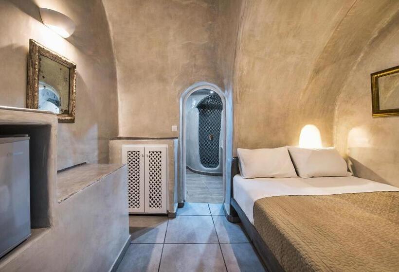 Classic Room, Katerina S Castle   Caldera Cave
