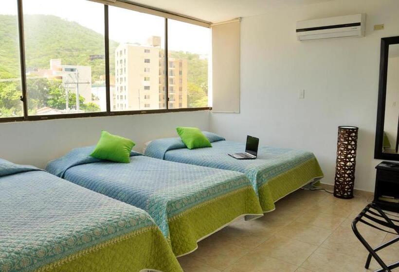 اتاق استاندارد سه نفره, Axis Inn By Geh Suites