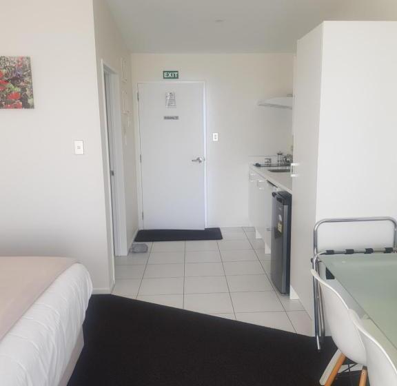 Номер Стандарт, Carters By The Sea Beachside Studio Apartments